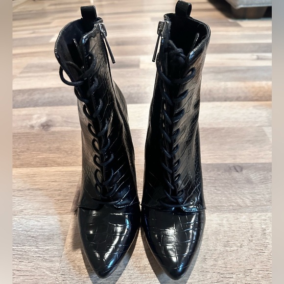 Size 6.5 Charles By Charles David - Picture 3 of 5